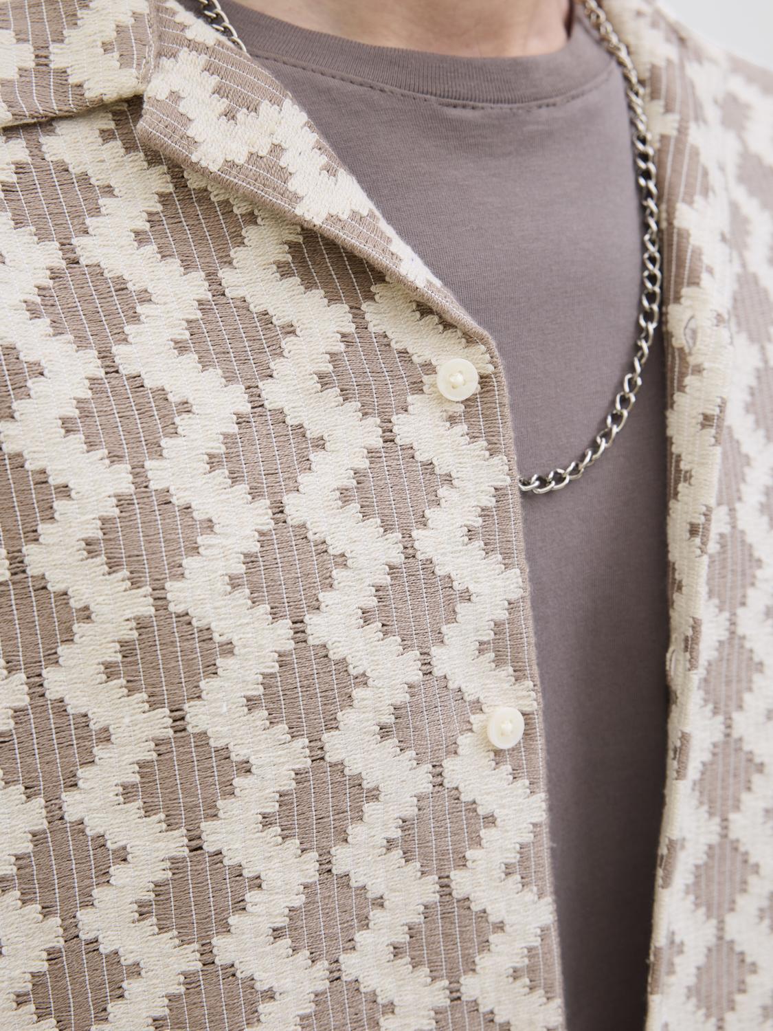 model_shot-detail